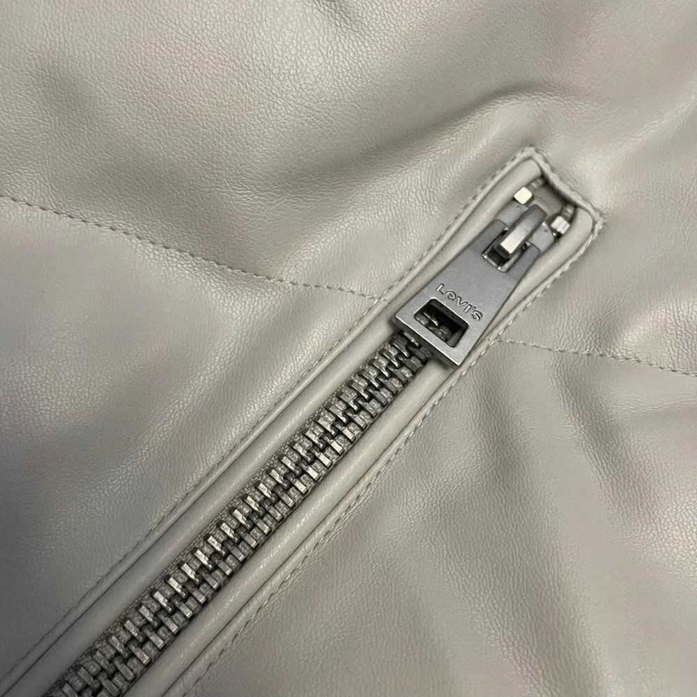 Levi's Puffer Jacket   - Picture 9 of 12